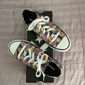 NIB girls converse low sneakers